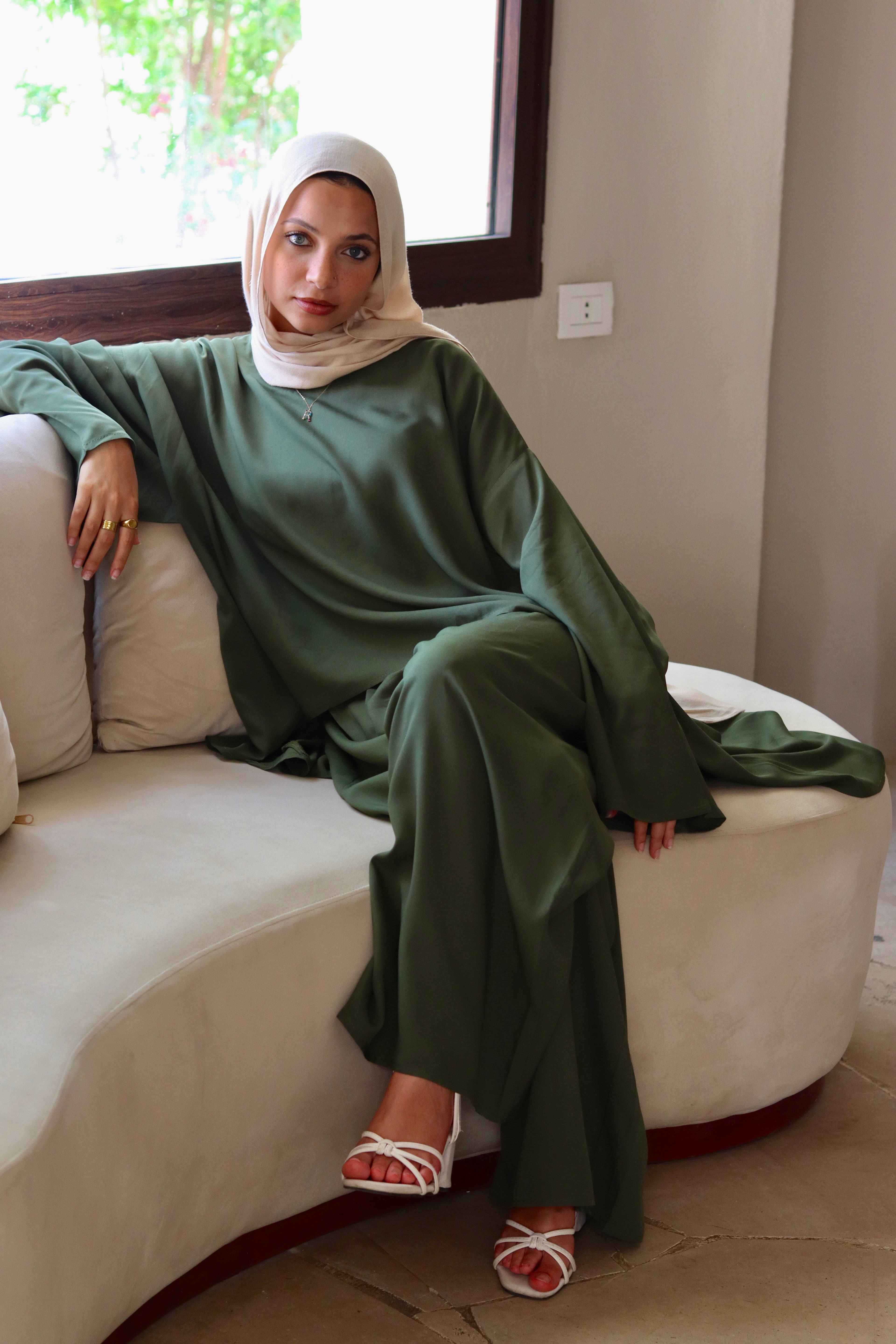 Liliana Set|Blouse|Pants In Olive-Green