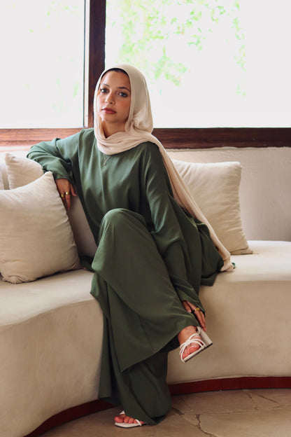 Liliana Set|Blouse|Pants In Olive-Green