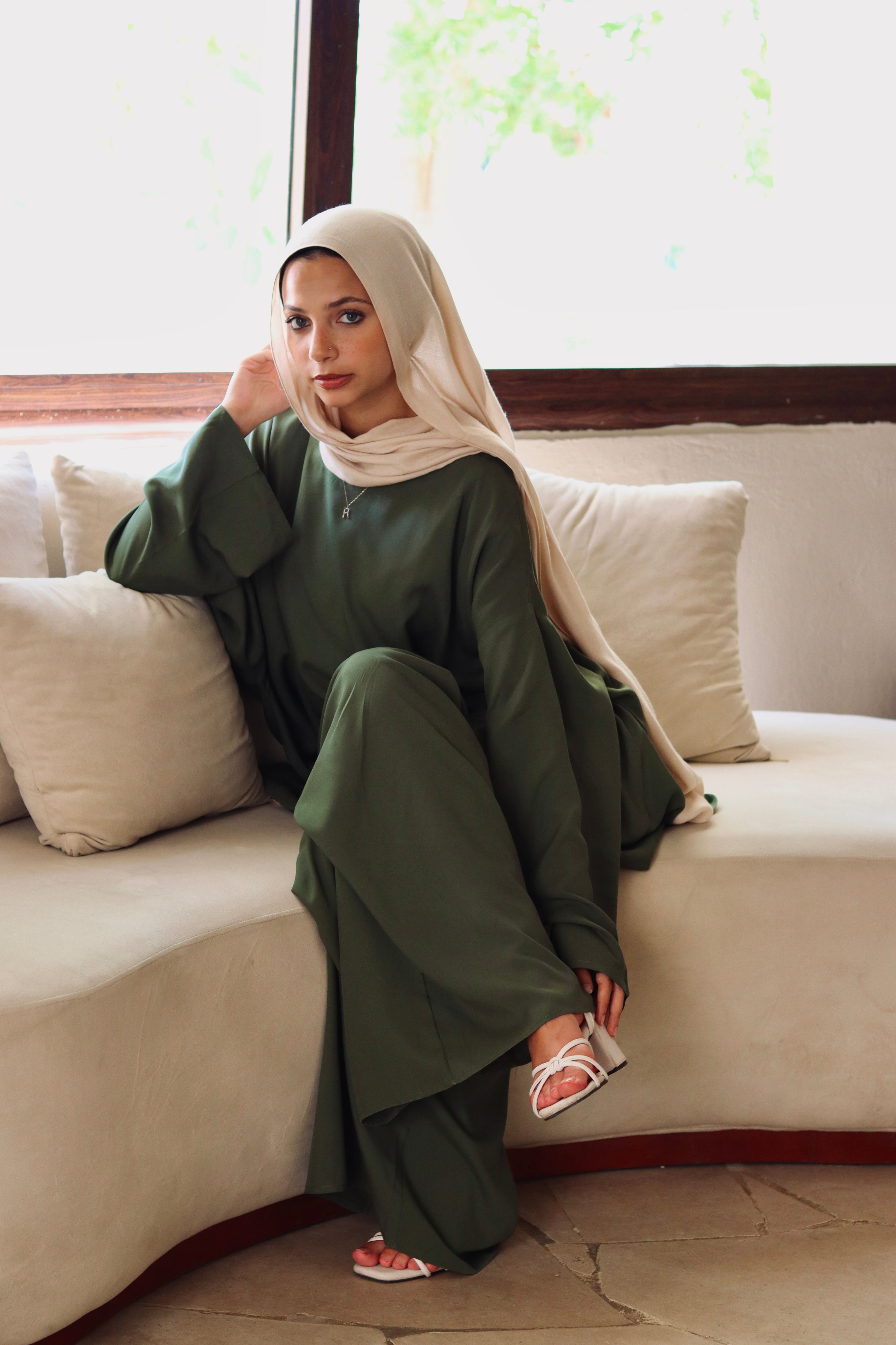 Liliana Set|Blouse|Pants In Olive-Green