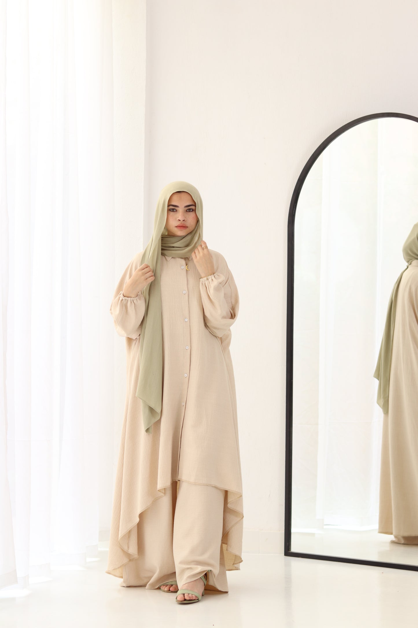 Emilia Set In Light-Beige