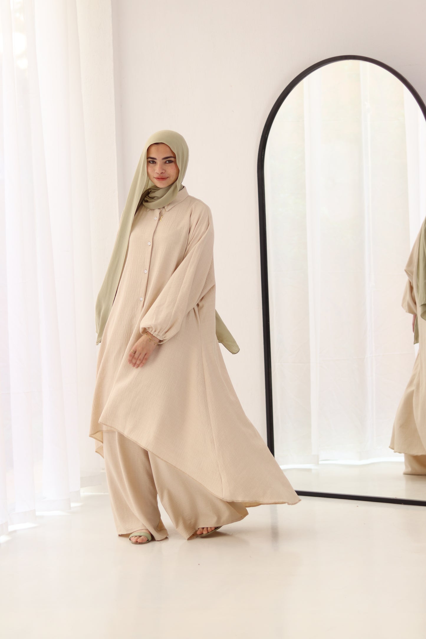 Emilia Set In Light-Beige