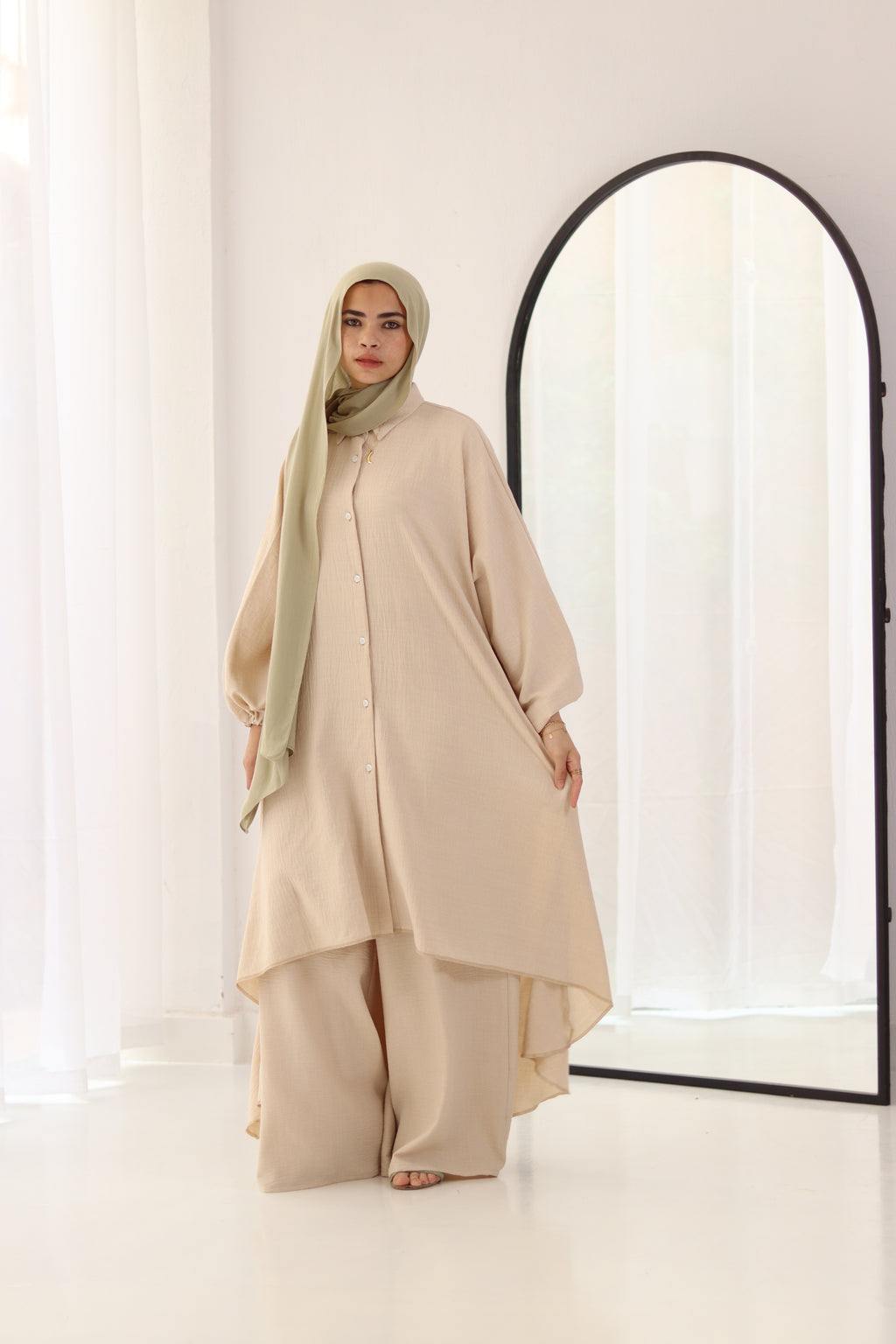 Emilia Set In Light-Beige