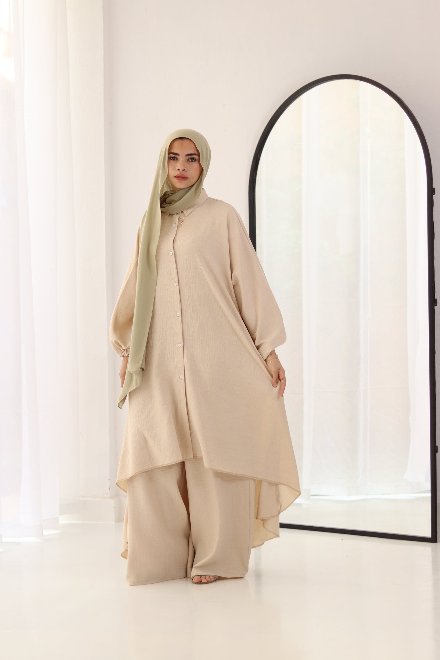 Emilia Set In Light-Beige