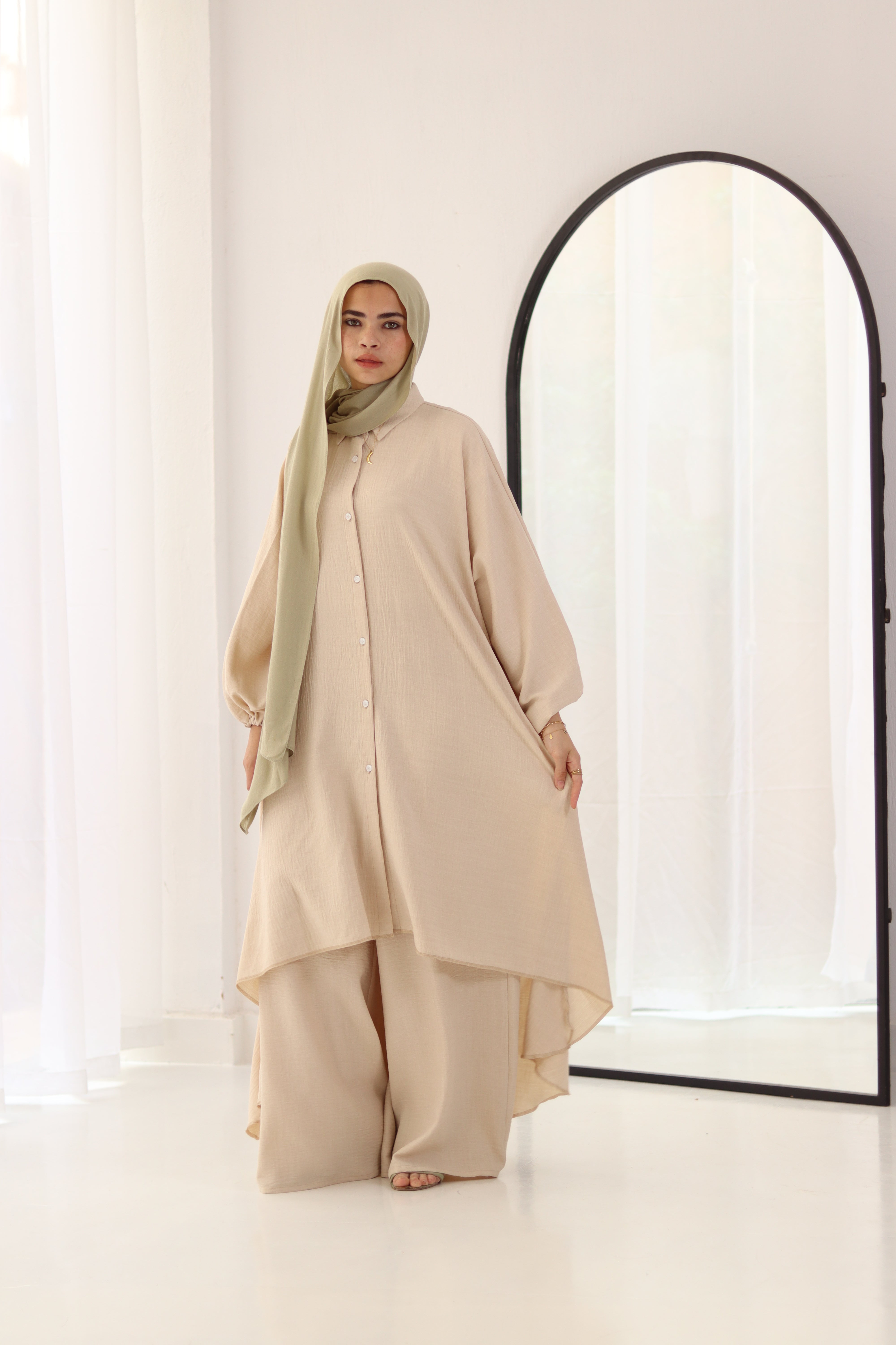 Emilia Set In Light-Beige