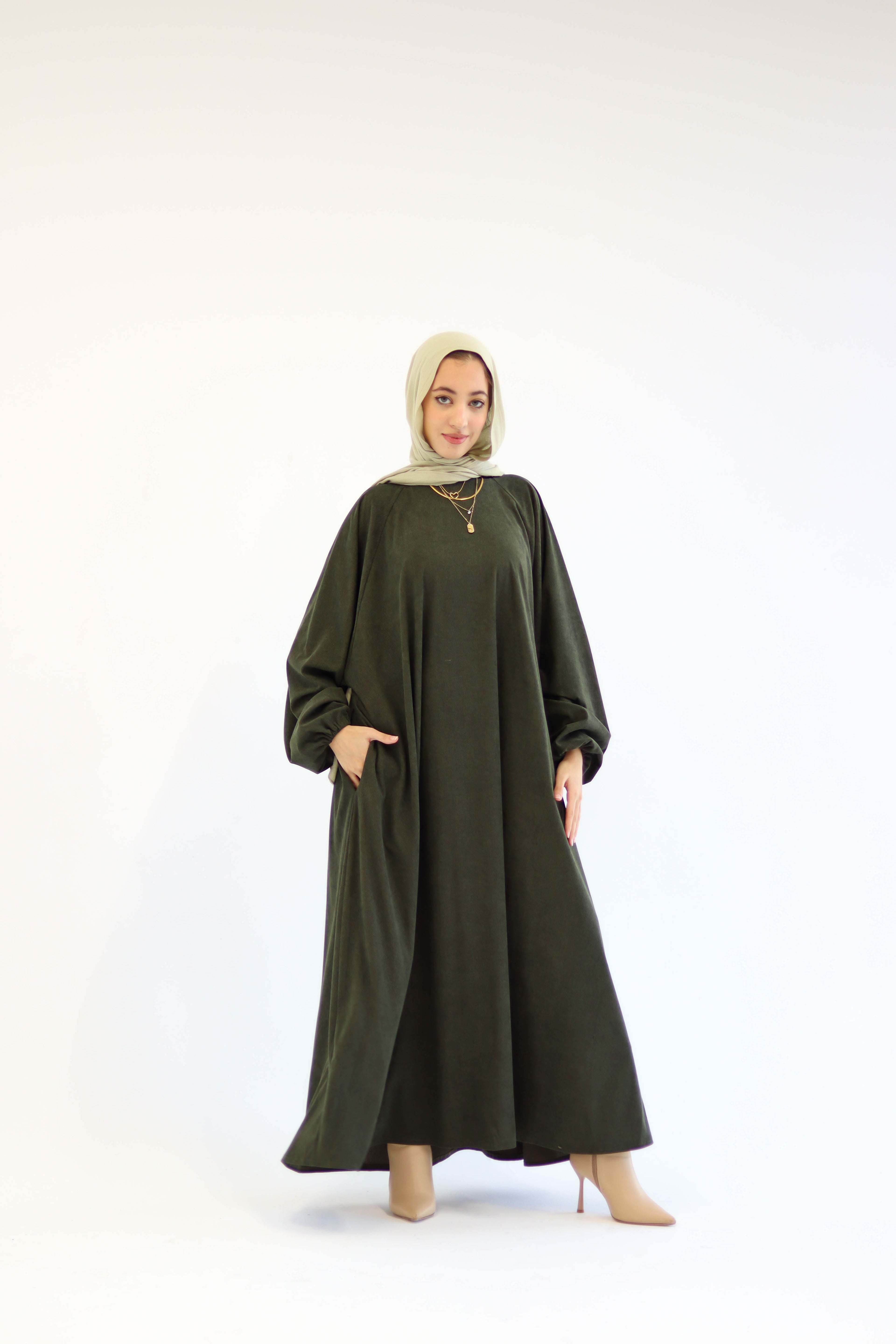 Folloria Dress In Olive-Green