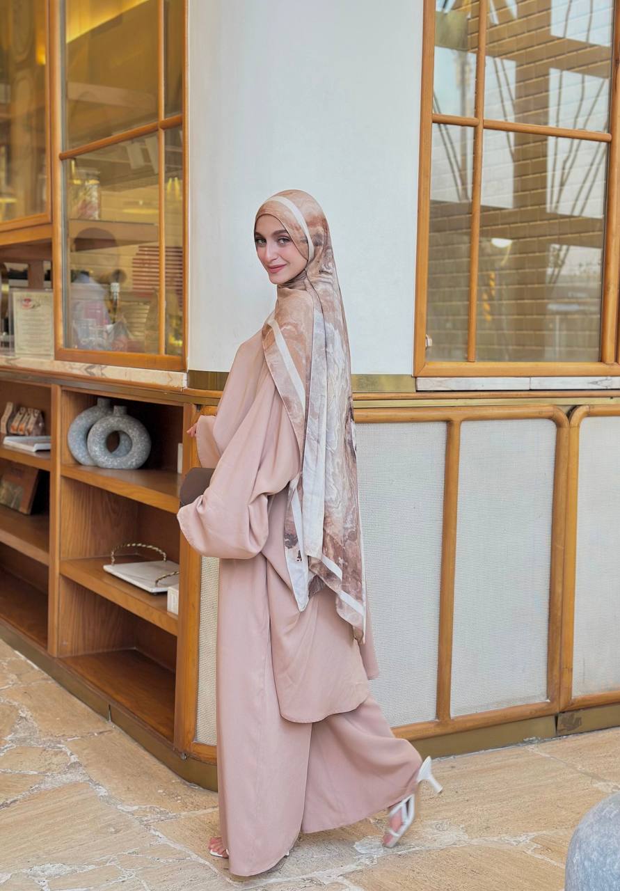 Liliana Set|Blouse|Pants In Cafe